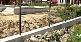 Фундамент под забор заказать в Урюпинске - заливка фундамента для забора | от 1573 за п.м.